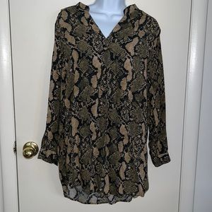 NWOT H&M snakeskin-patterned oversized top